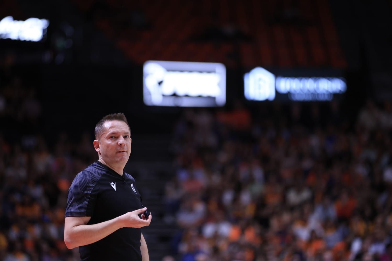 En imágenes la derrota de Perfumerías Avenida frente a Valencia Basket