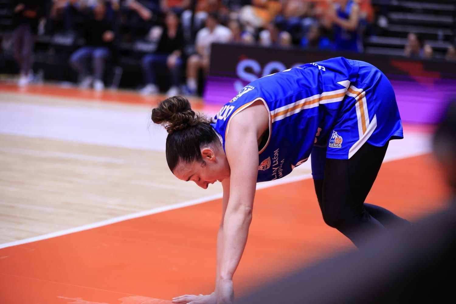 En imágenes la derrota de Perfumerías Avenida frente a Valencia Basket