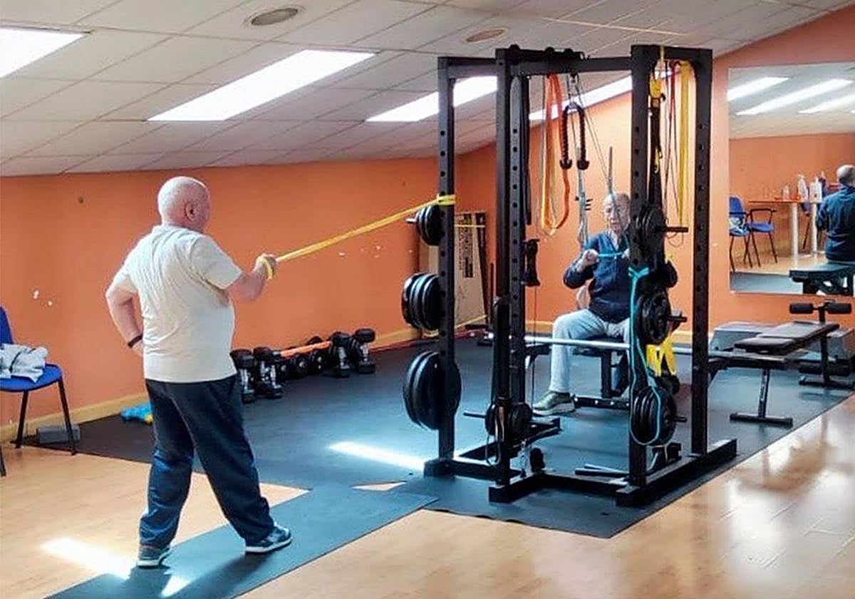Pacientes realizando terapia