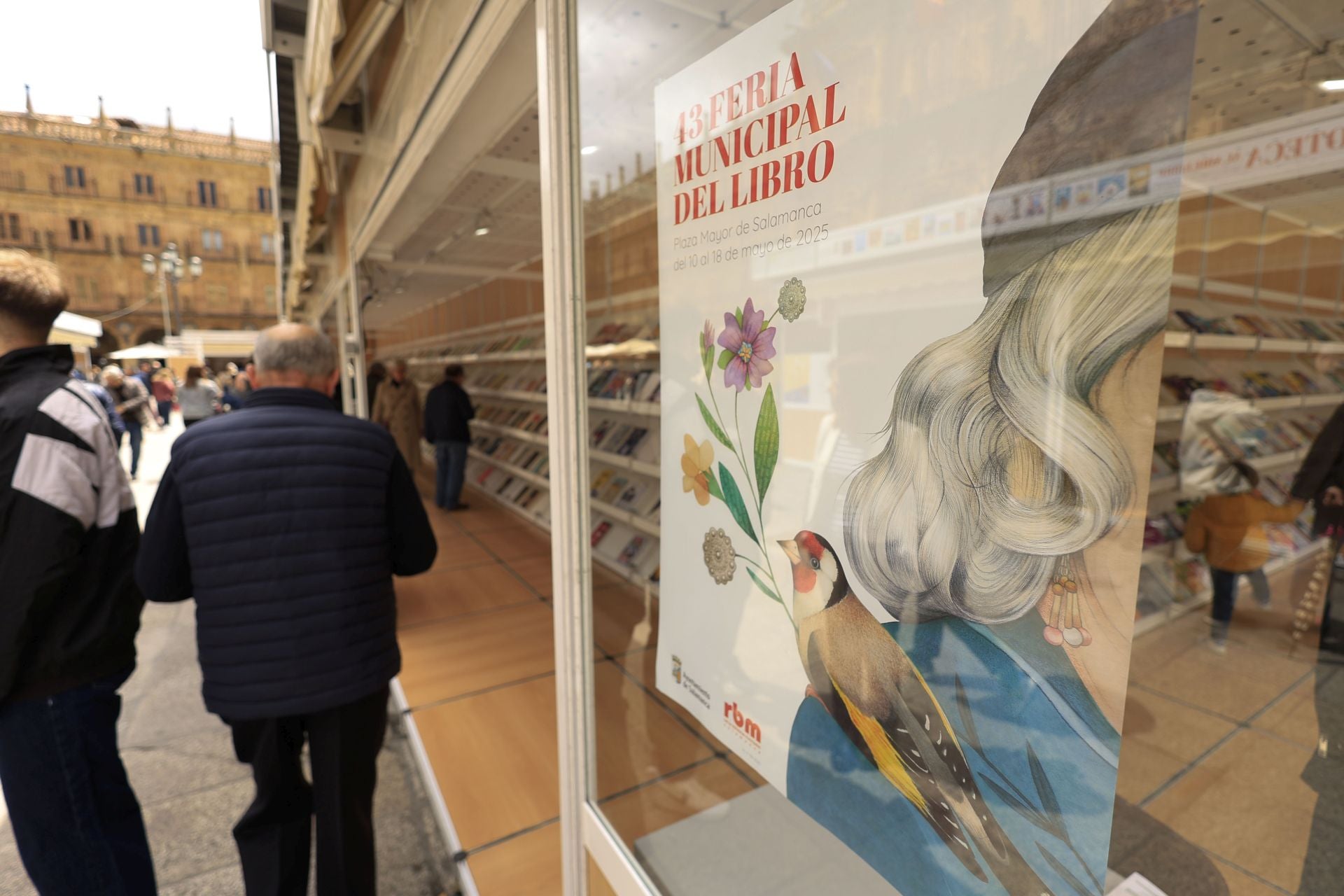 El mal tiempo no frena la inauguración de la Feria de Libro en Salamanca
