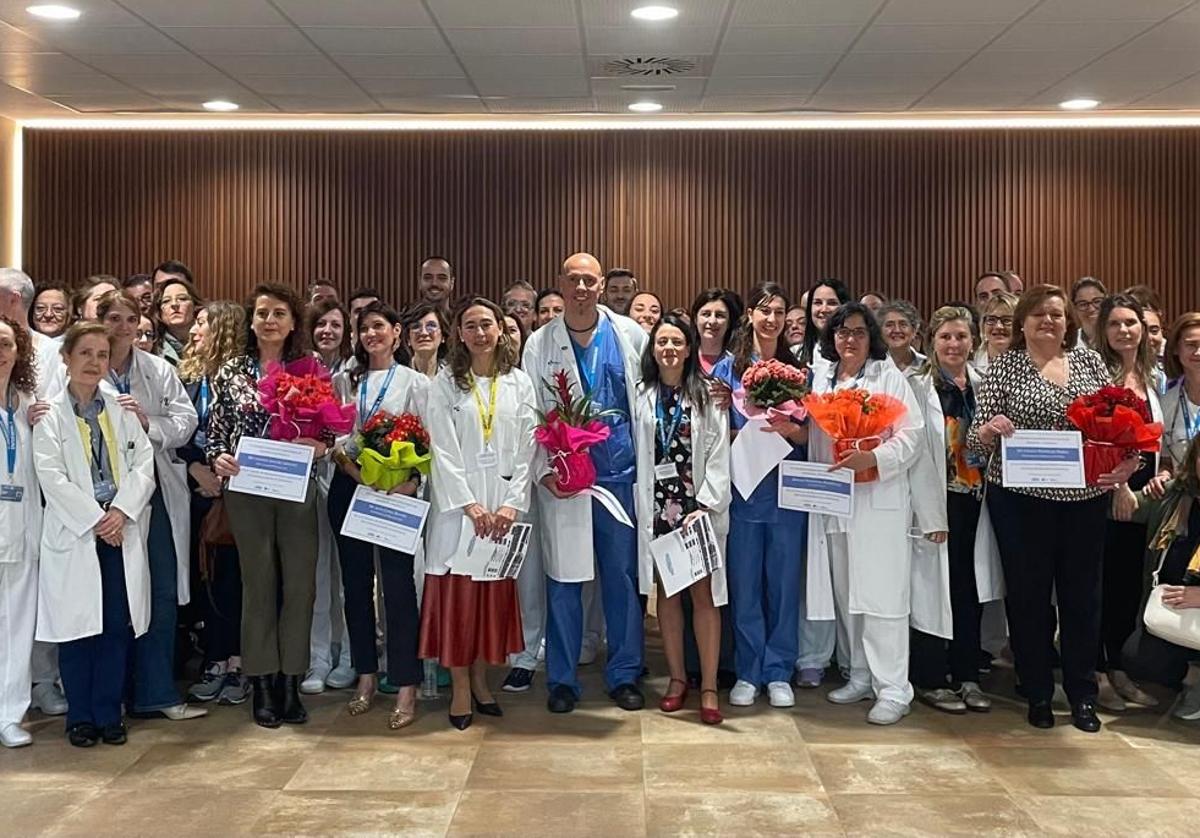 Acto de reconocimiento del Complejo Asistencial Universitario de Salamanca a seis profesionales.