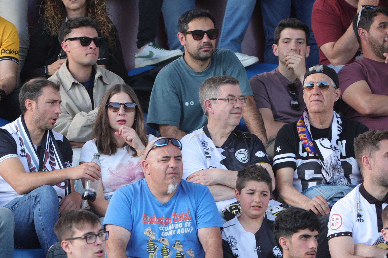 Unionistas-Tarazona en la grada: llenazo, desmayo y una afición volcada