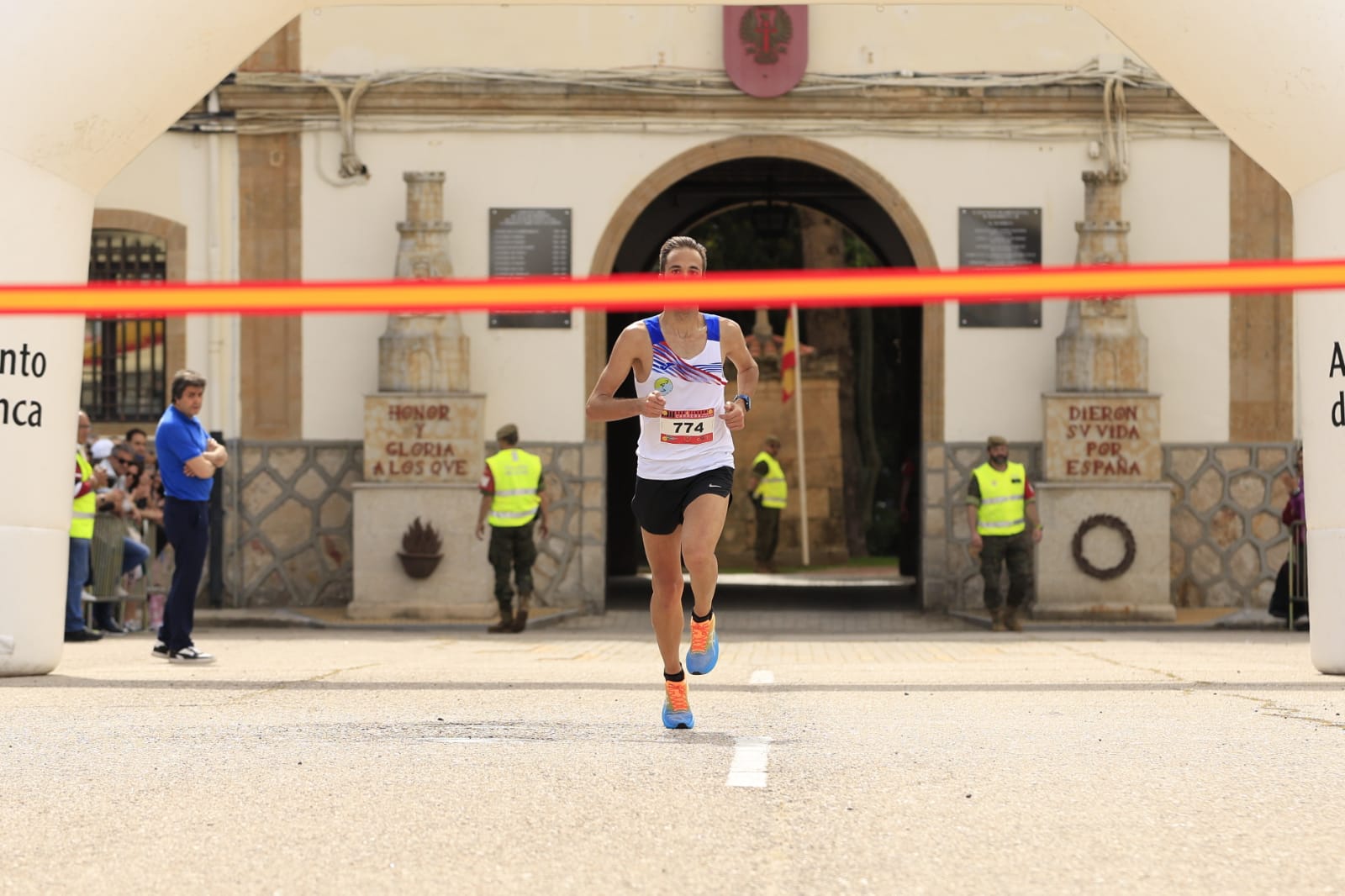 La XIII Carrera Cívico-Militar &#039;San Fernando&#039; de Salamanca, en imágenes