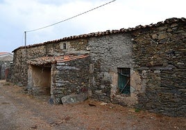 La casa es de planta baja y data de 1850.
