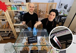 Darío y Elsa, fundadores de La Galga; en el círculo, el local desde la calle
