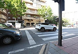 El lugar del accidente y el vehículo del conductor, el día de la reconstrucción del atropello.