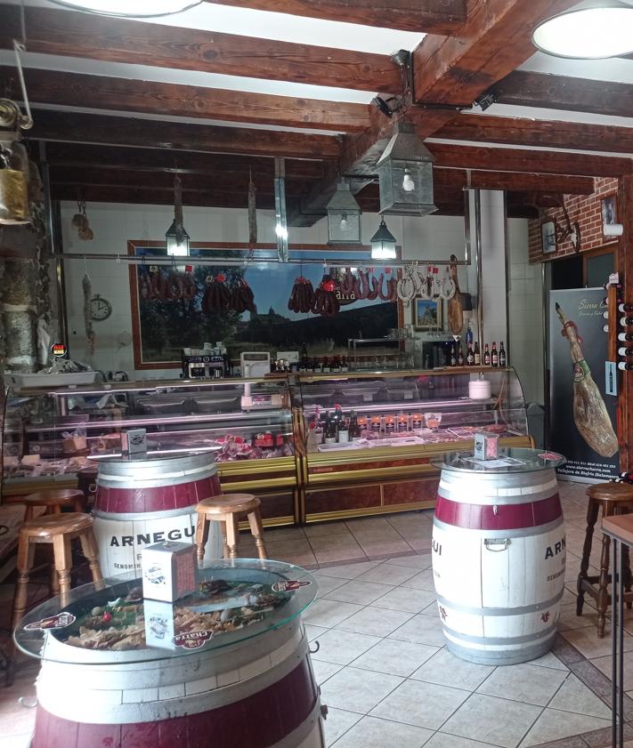 Imagem secundária 2 - The Ham Factory 'Three in One' em uma cidade em Salamanca que é obrigatória para comprar ibéricos
