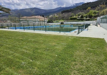 El pueblo de Salamanca entre los más bonitos de España que ofrece su bar de piscina