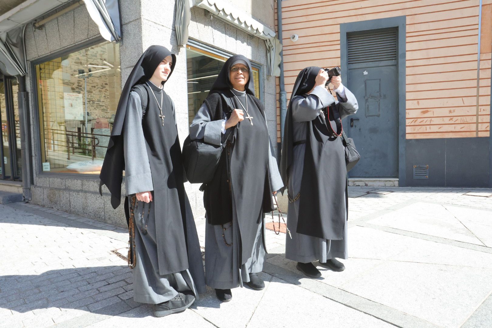 Así se ha vivido el último día de veneración a Santa Teresa, en imágenes