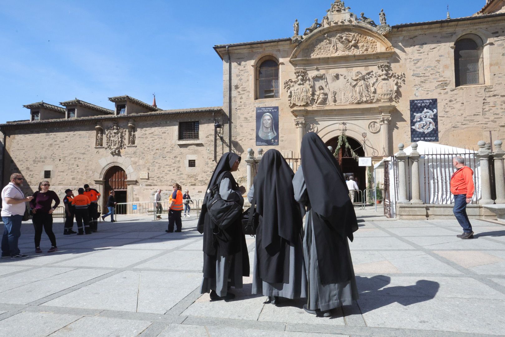 Así se ha vivido el último día de veneración a Santa Teresa, en imágenes