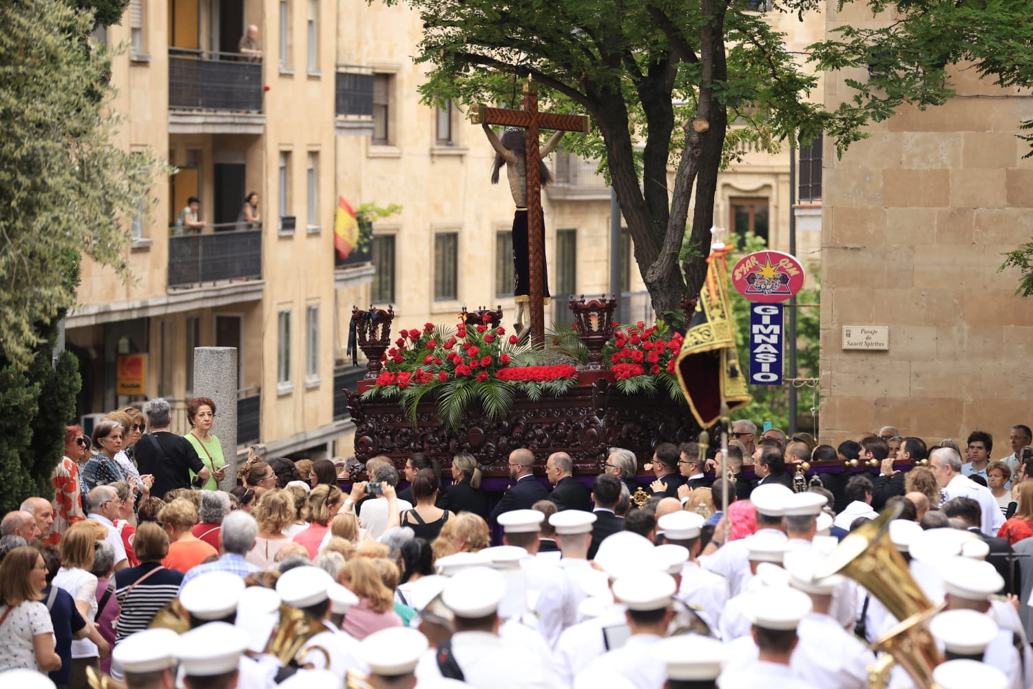 La procesión del Cristo de los Milagros, en imágenes