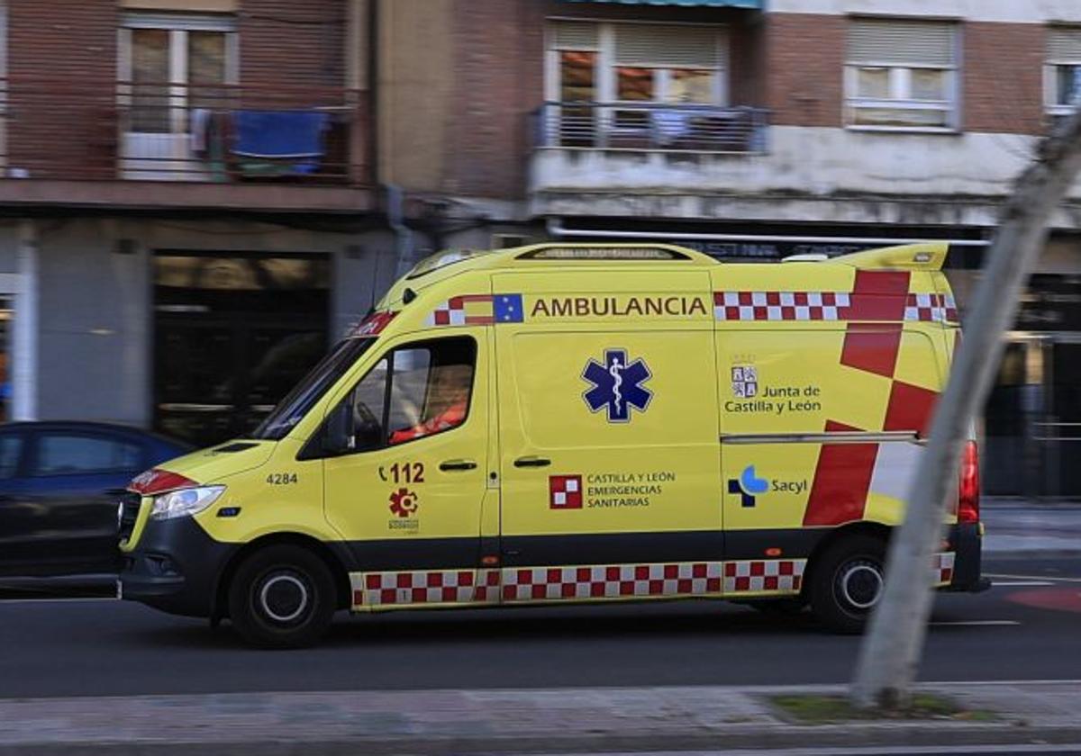 Un conductor de patinete y un motorista de 76 años heridos en sendos accidentes en Salamanca