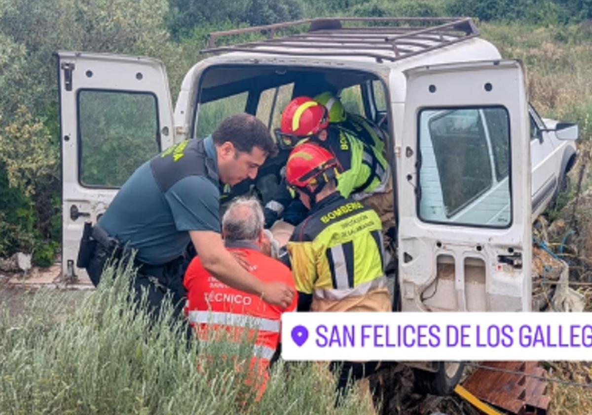 Queda atrapado en su vehículo tras salirse de la vía en un pueblo de Salamanca