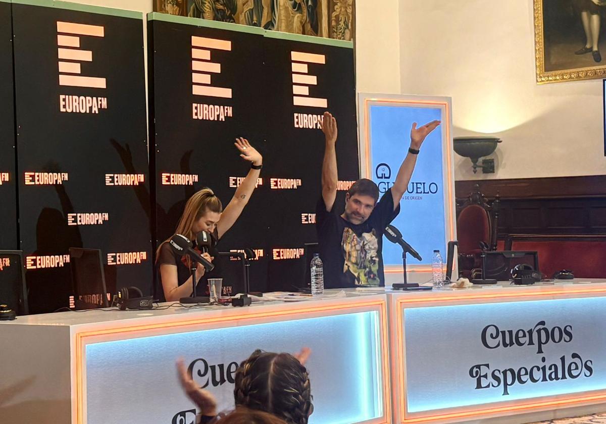 Eva Soriano y Nacho García en el programa 'Cuerpos Especiales'.