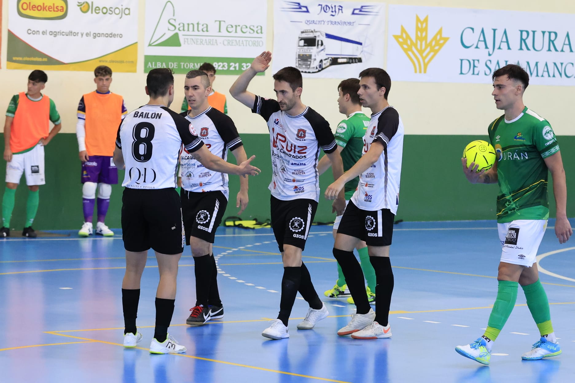 Fiesta del fútbol sala en Salamanca: el Albense se marcha a Navarra al grito de &#039;sí se puede&#039;