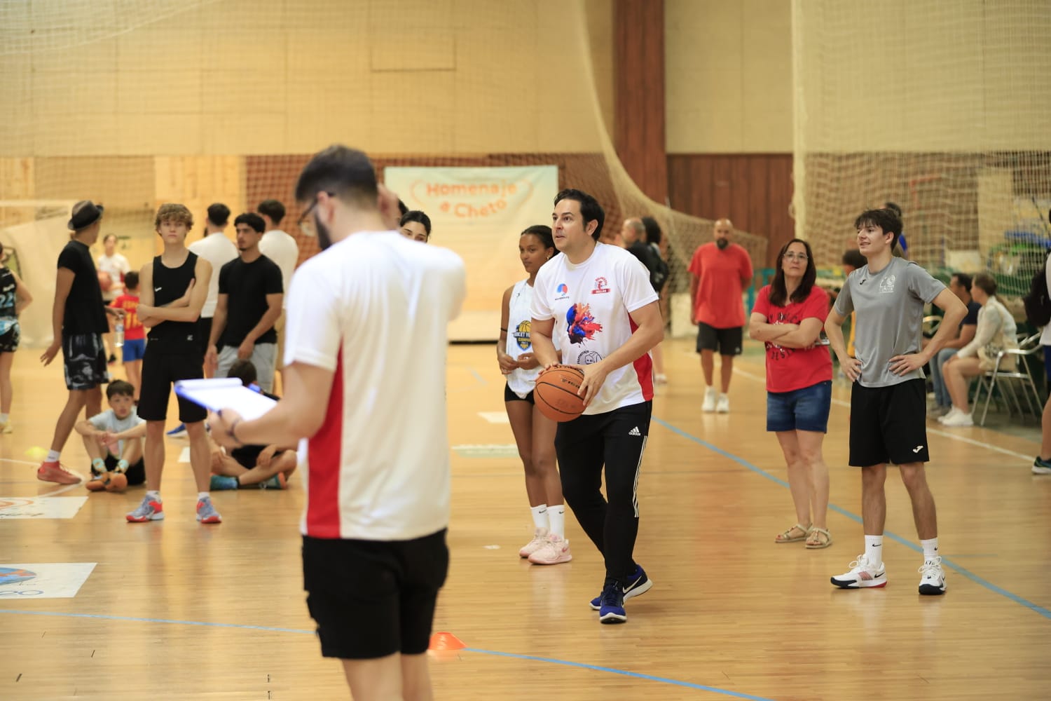Éxito rotundo de la III Jornada Benéfica de baloncesto en Salamanca por Cheto