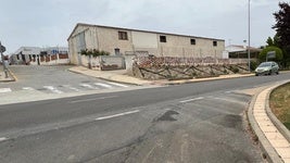 Lugar en el que irán ubicados los nuevos semáforos y el paso de peatones en Aldeatejada.