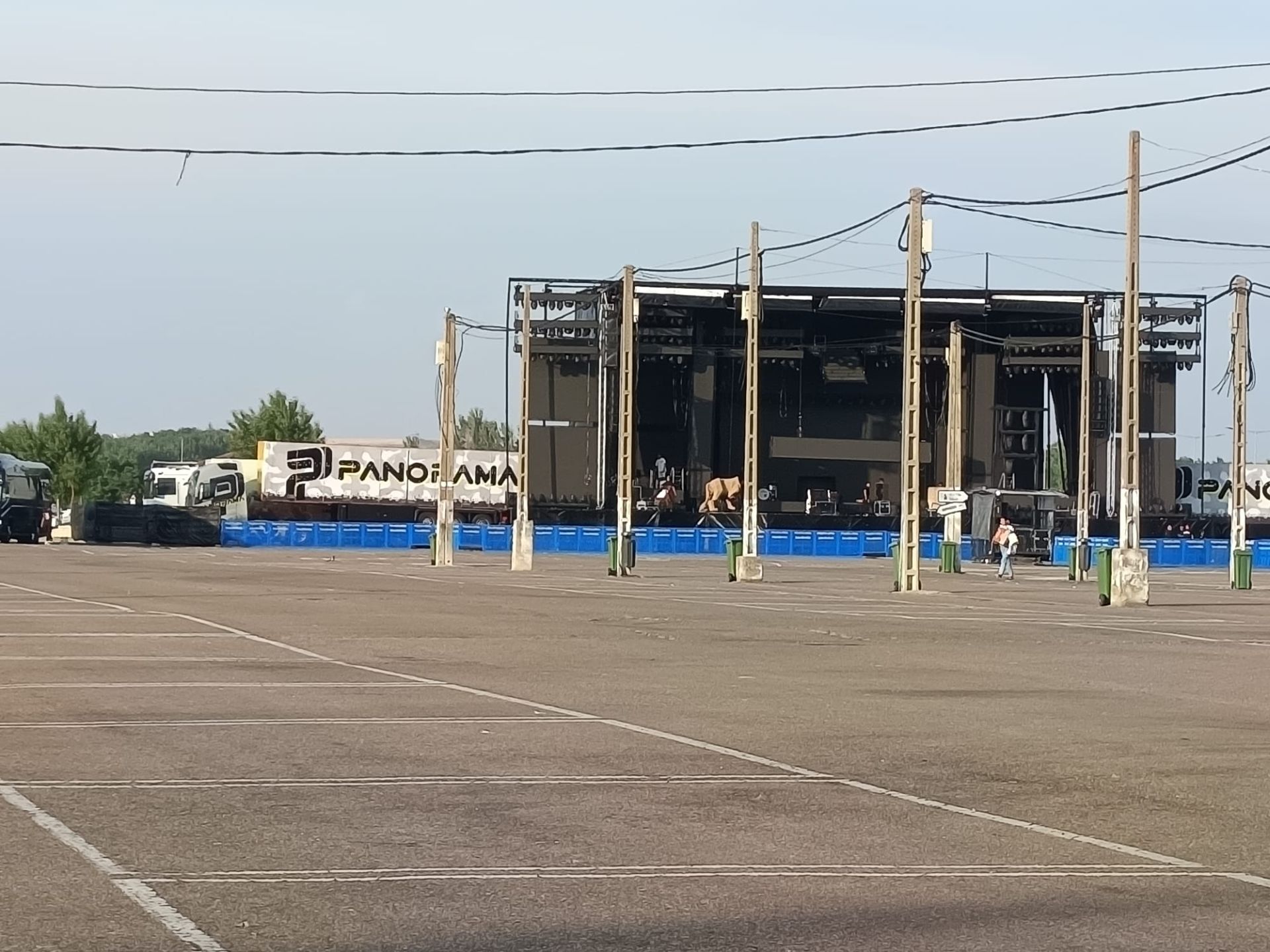 El ambiente de Panorama en Salamanca: colas, chiringuitos a tope y ganas de fiesta