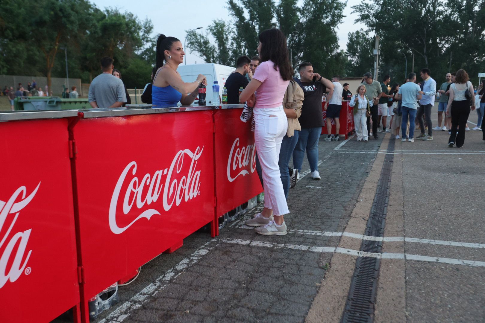 El ambiente de Panorama en Salamanca: colas, chiringuitos a tope y ganas de fiesta