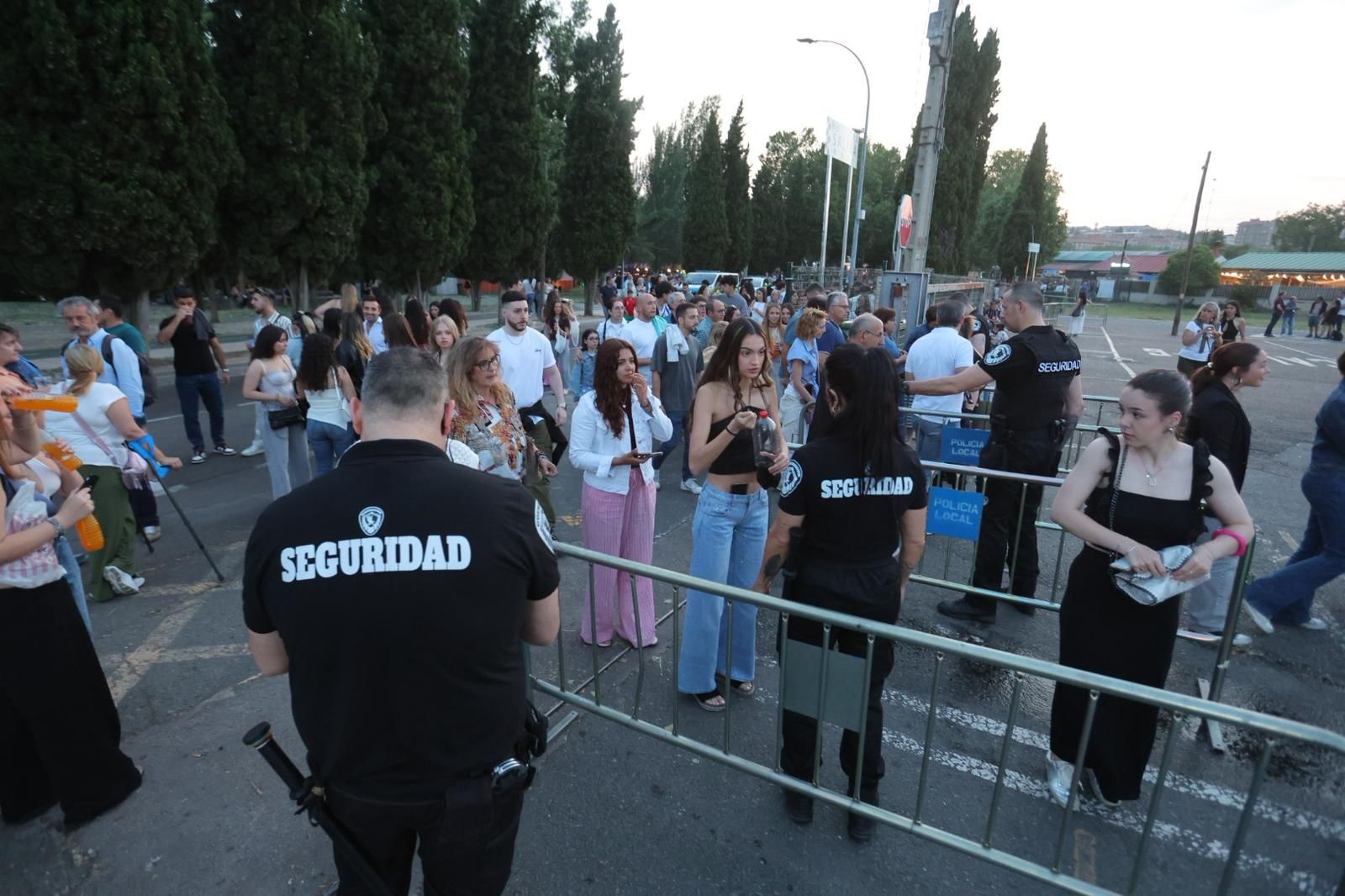 El ambiente de Panorama en Salamanca: colas, chiringuitos a tope y ganas de fiesta