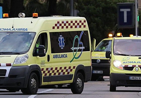 Varias ambulancias en Salamanca, en una imagen de archivo.
