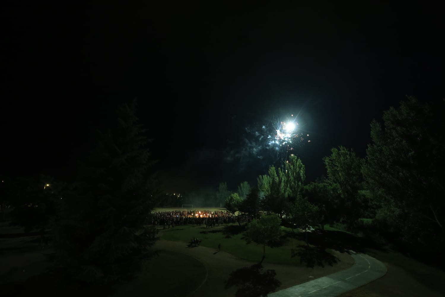 Los barcos de fuego iluminan la segunda jornada del Fácyl en Salamanca
