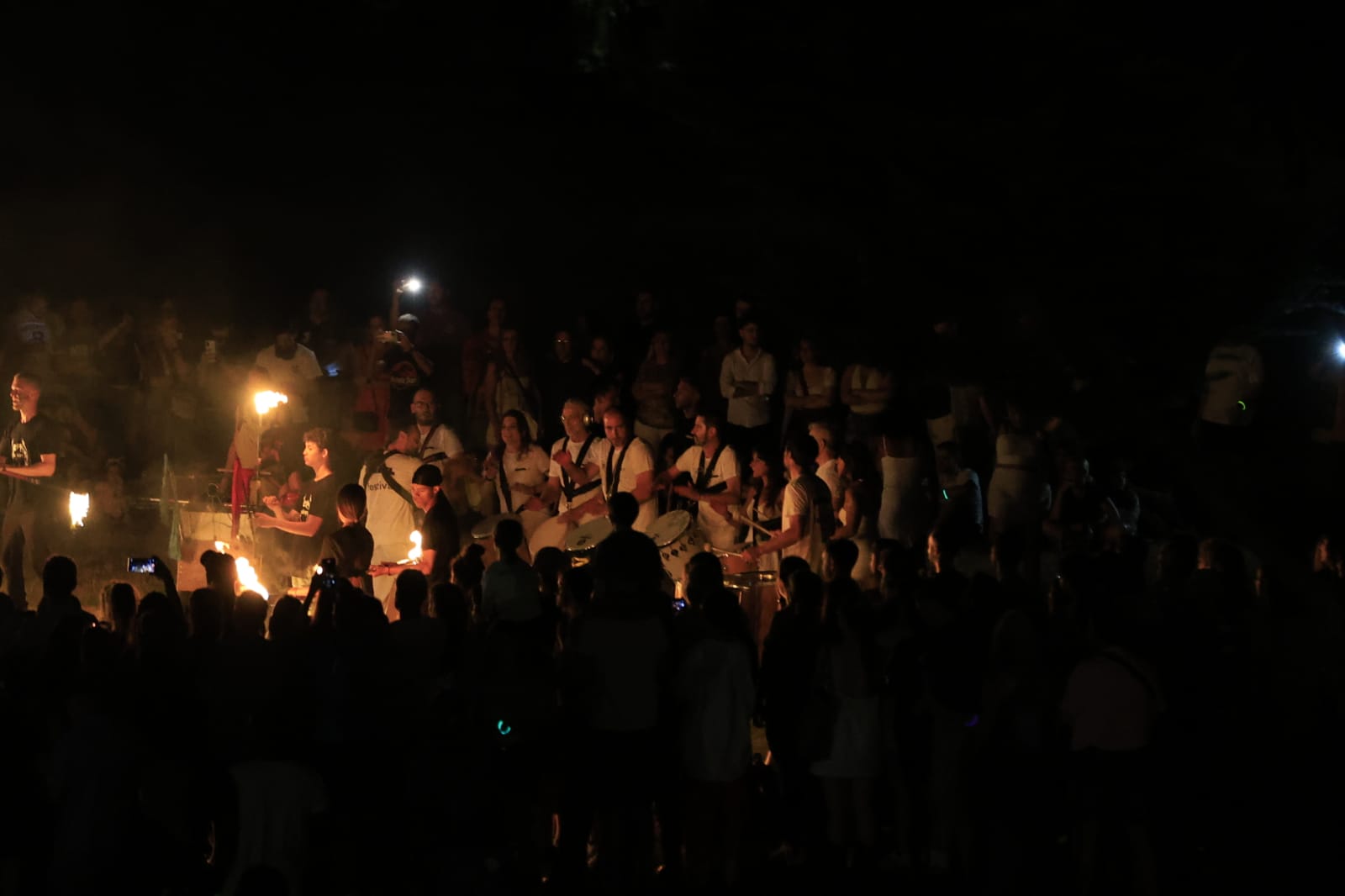 Los barcos de fuego iluminan la segunda jornada del Fácyl en Salamanca