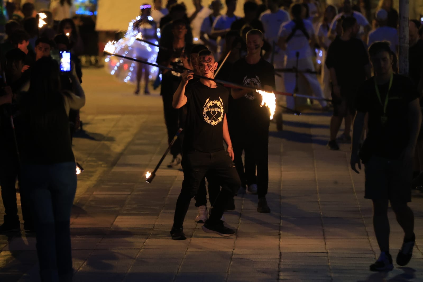 Los barcos de fuego iluminan la segunda jornada del Fácyl en Salamanca