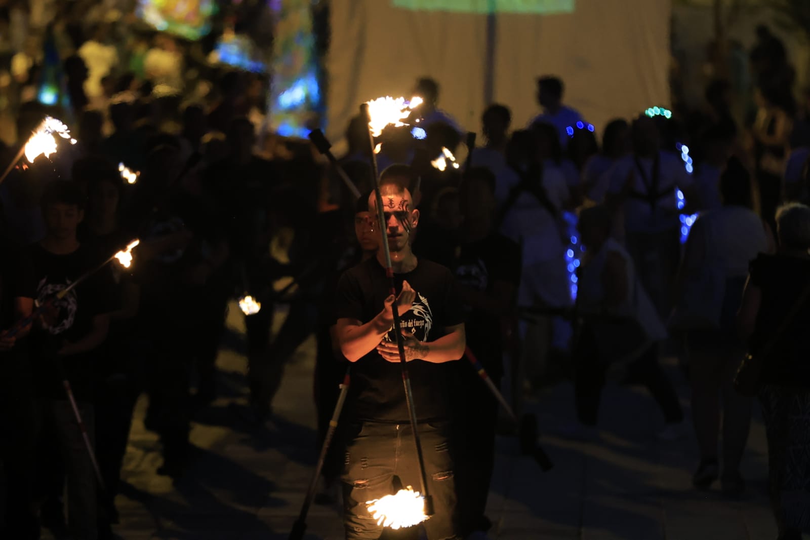 Los barcos de fuego iluminan la segunda jornada del Fácyl en Salamanca