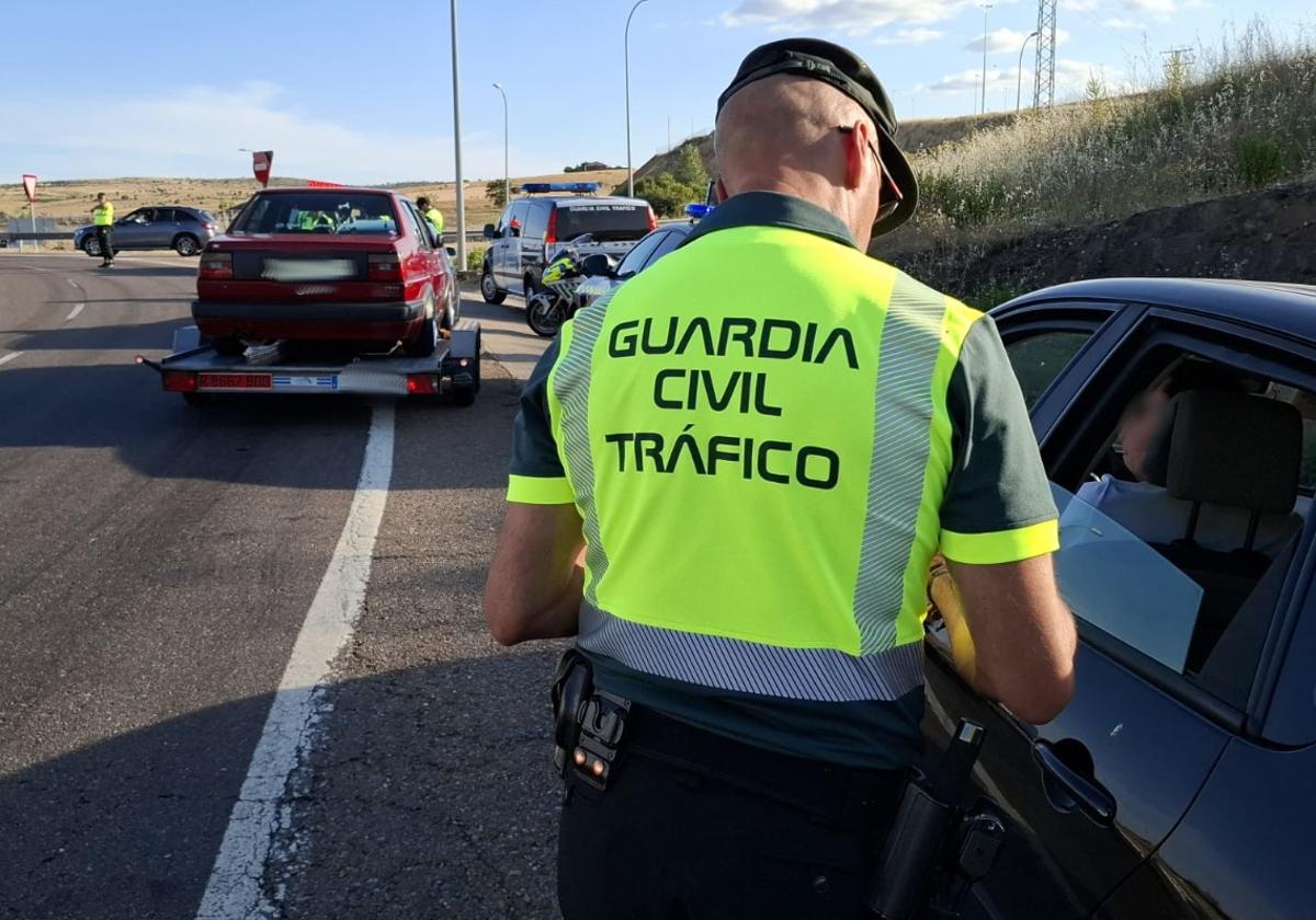 Guardia Civil en un control de velocidad.