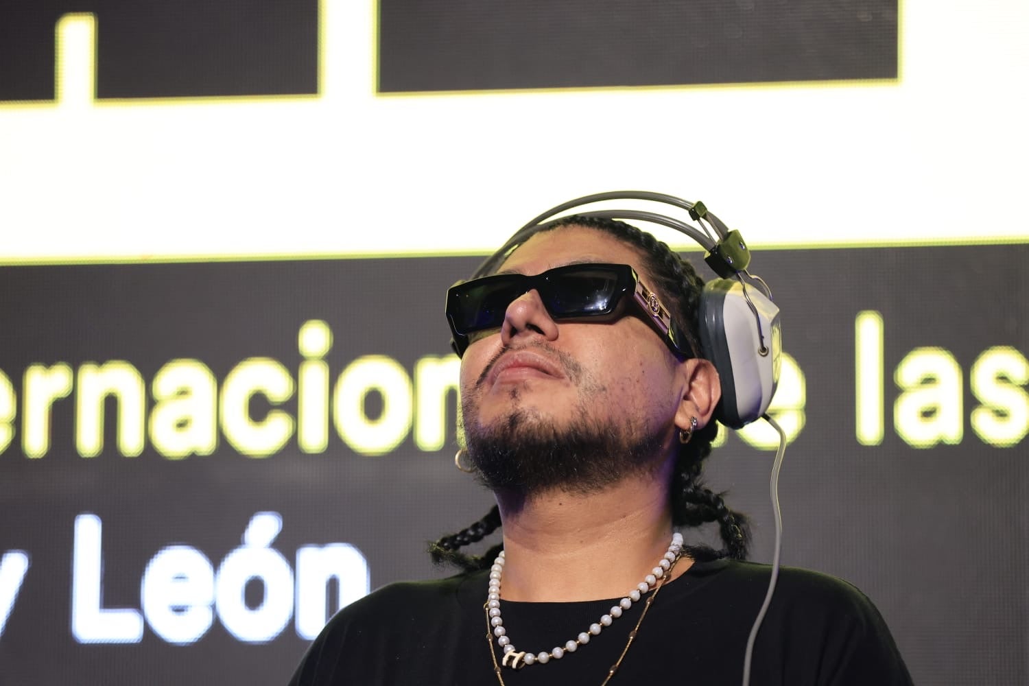 Ítaca revoluciona la Plaza Mayor en una nueva jornada del XX Fácyl en Salamanca con música, teatro, humor y espectáculos