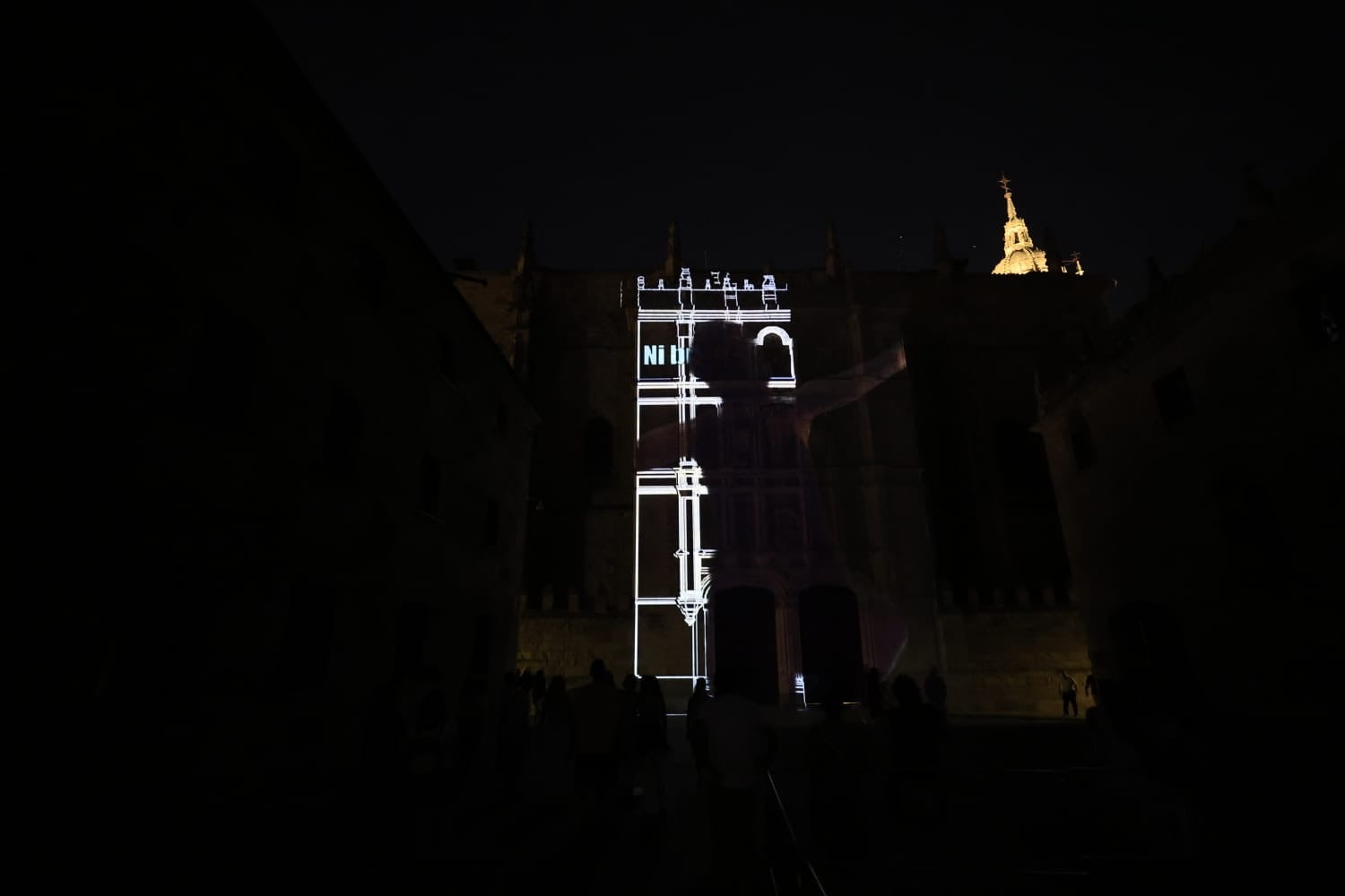 Ítaca revoluciona la Plaza Mayor en una nueva jornada del XX Fácyl en Salamanca con música, teatro, humor y espectáculos