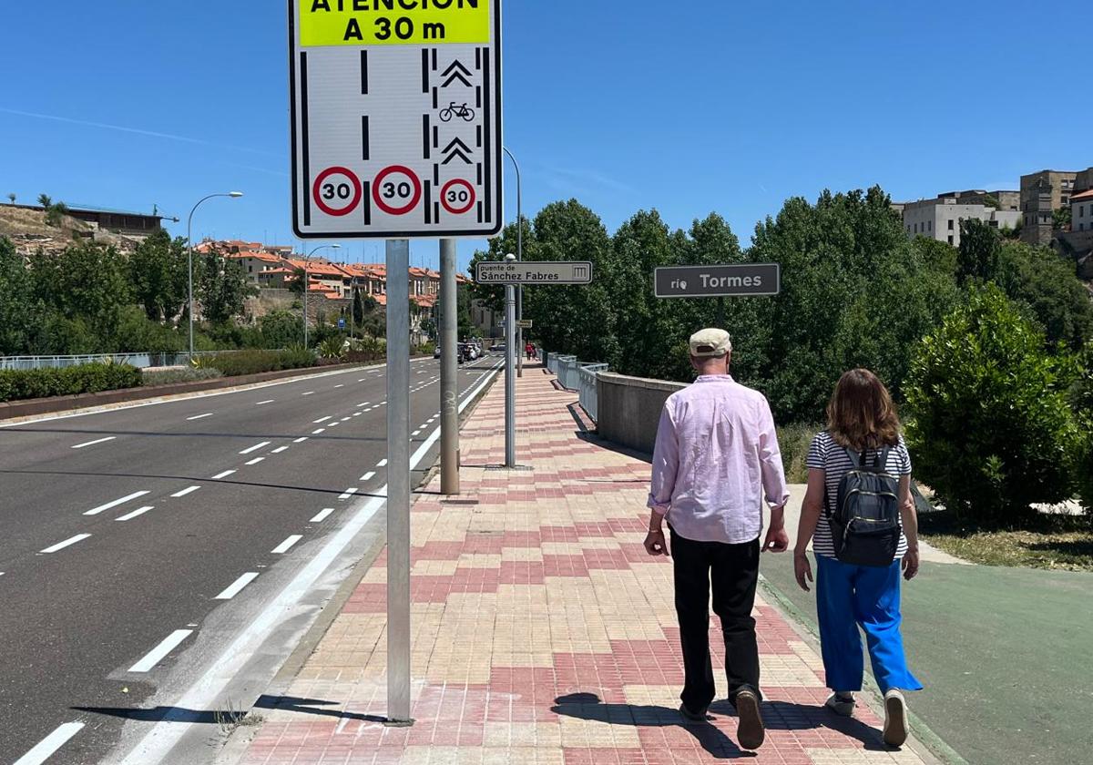 Puente de Sánchez Fabrés, lugar en el que se ha registrado la rotura de la tubería que ha dejado sin agua al centro de Salamanca.