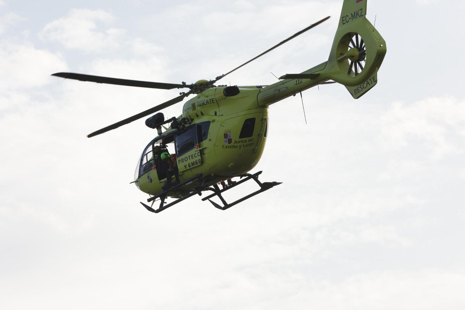Helicóptero y buzos buscan al joven al que se ha 'tragado' el río Tormes
