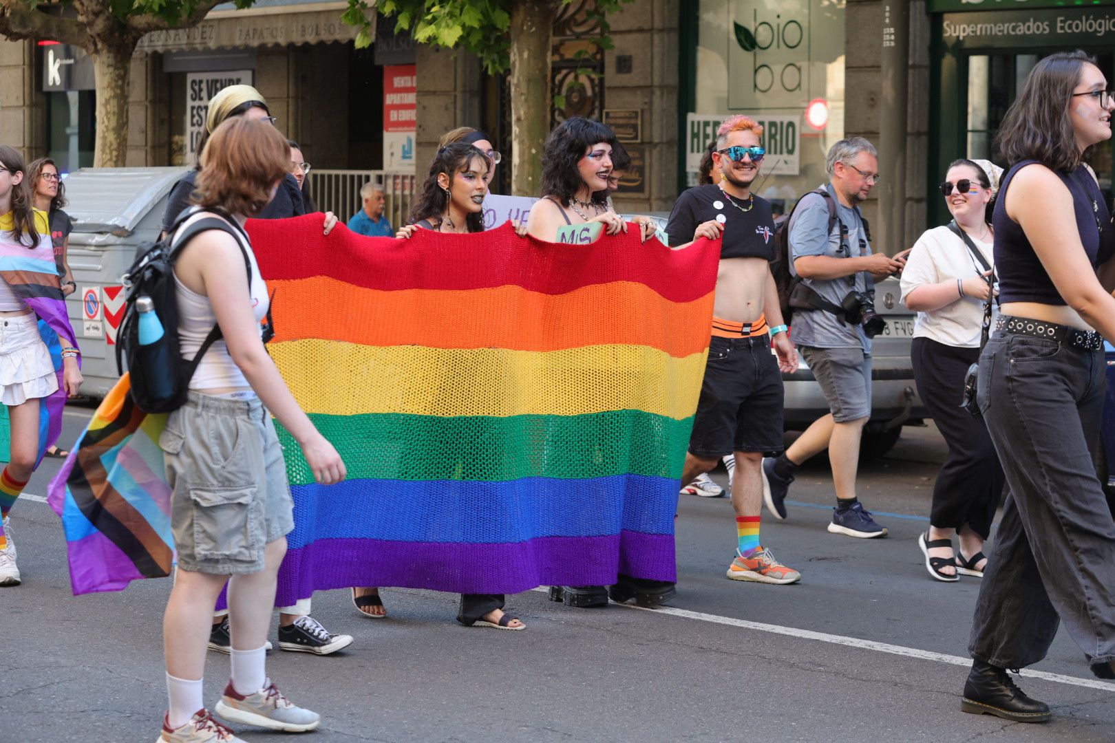 Salamanca marcha por los derechos LGTB+ en una manifestación cargada de reivindicación