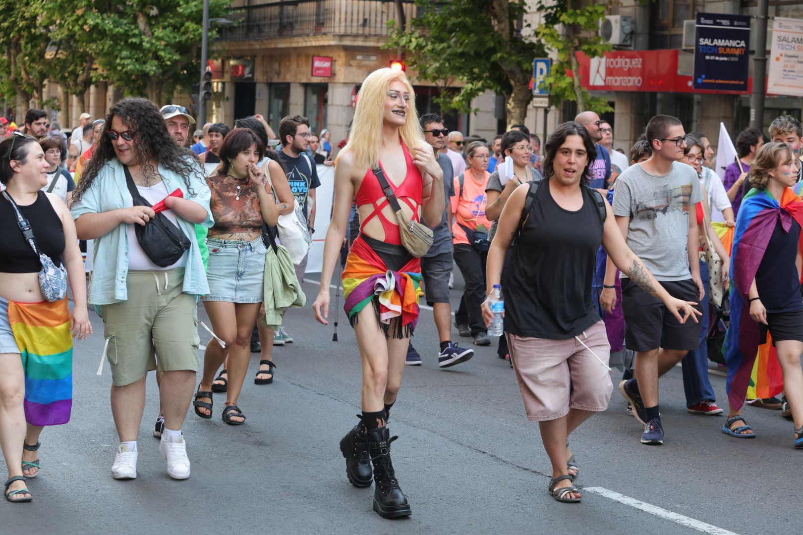Salamanca marcha por los derechos LGTB+ en una manifestación cargada de reivindicación