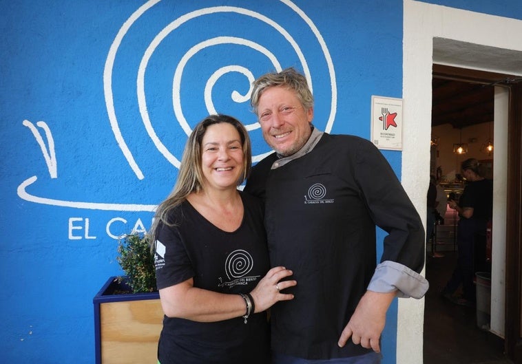 Begoña Iglesias y Manuel Castells, dueños de El Caracol del Bierzo.