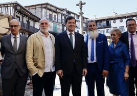 Mañueco, en el centro, en el acto conmemorativo del vigésimo aniversario de la internacionalización de la empresa Embutidos Fermín, que comenzó en 2005 a exportar ibéricos a Estados Unidos.