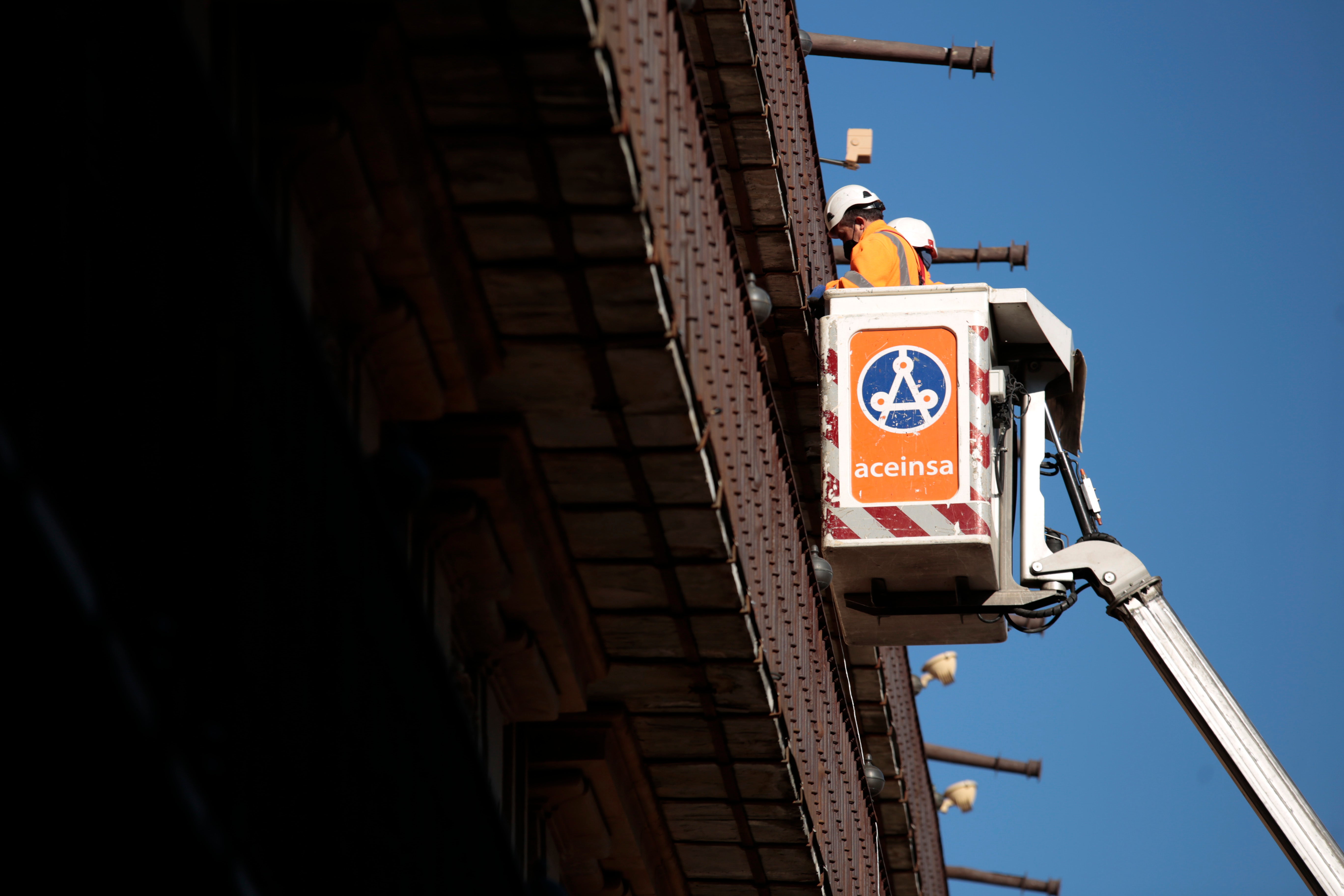 Salamanca moderniza su alumbrado: 20 calles estrenarán nueva iluminación LED