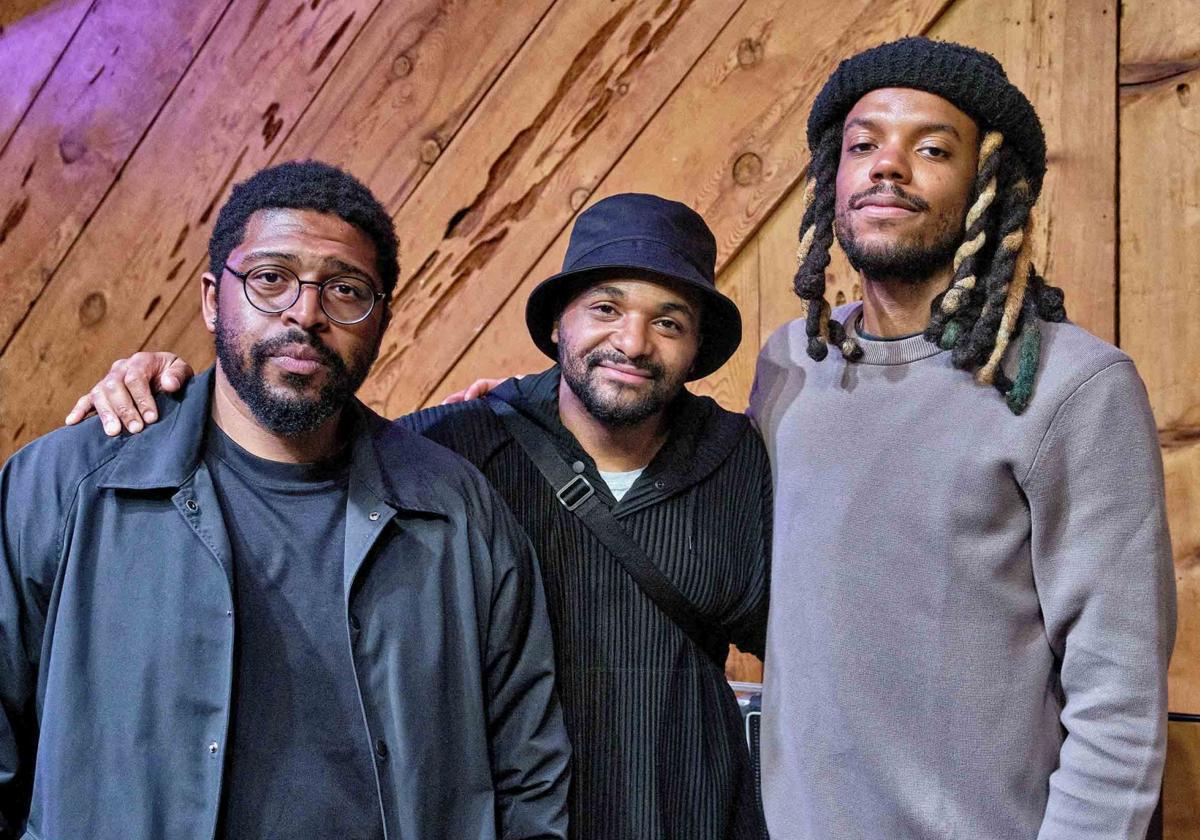 Componentes de Sullivan Fortner Trio.