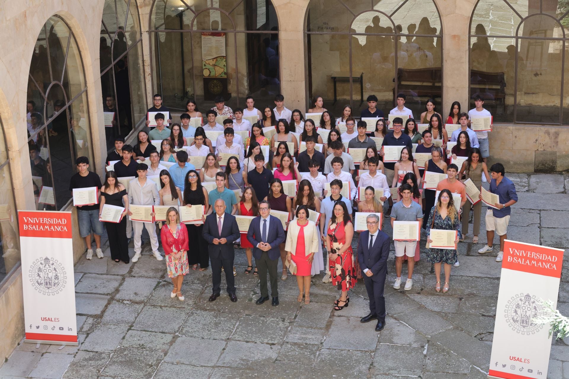 En imagenes la ceremonia de reconocimiento de los mejores resultados de la PAU en Salamanca