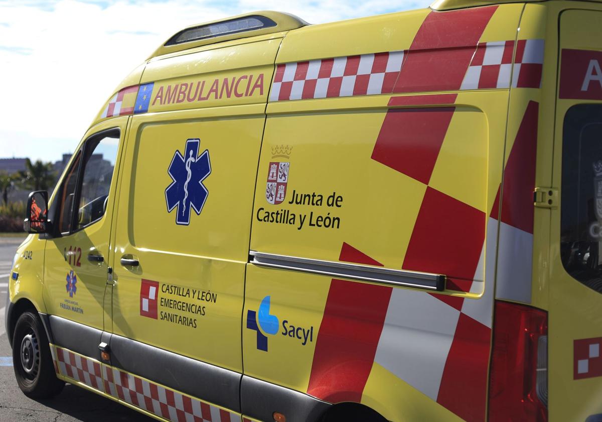 Imagen de archivo de una ambulancia del Sacyl.