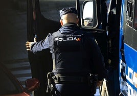 Imagen de archivo de un agente de la Policía Nacional de Salamanca.