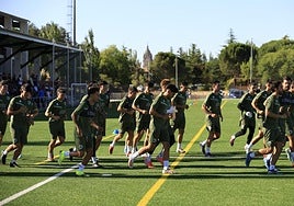 El equipo de Unionistas de Salamanca en el primer entreno de la pretemporada 2025-2026.
