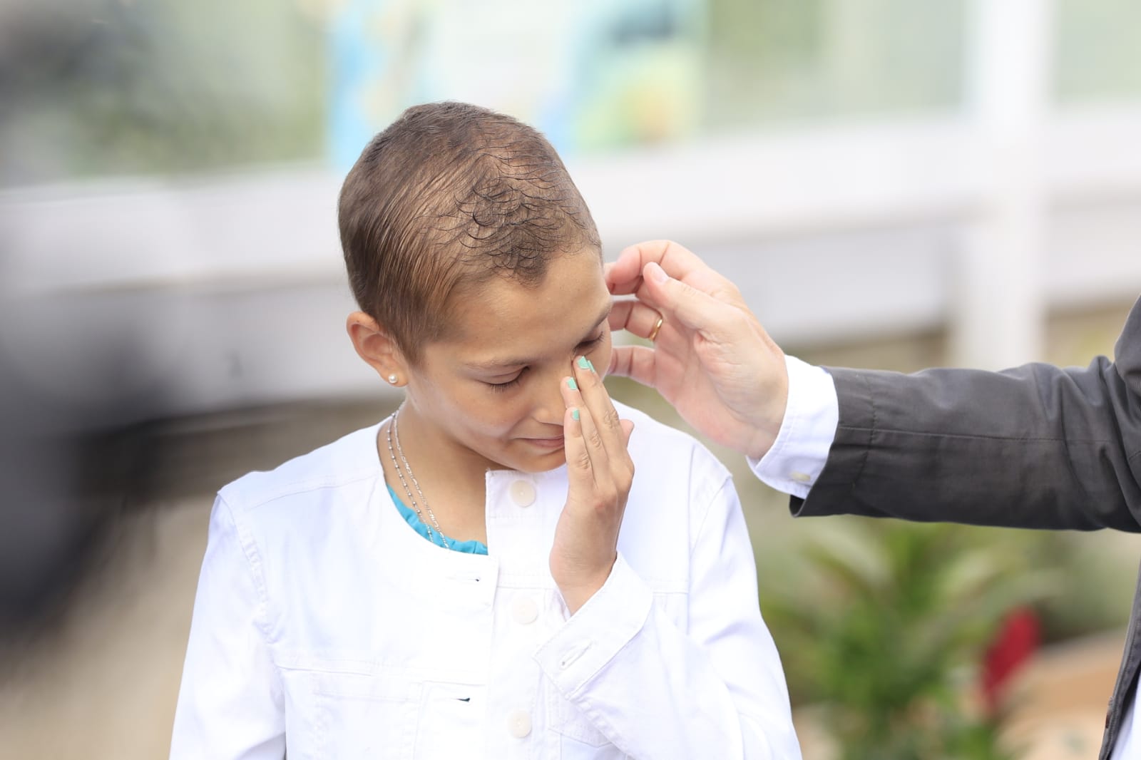 La azotea del hospital de Salamanca se convierte en un parque para niños con cáncer