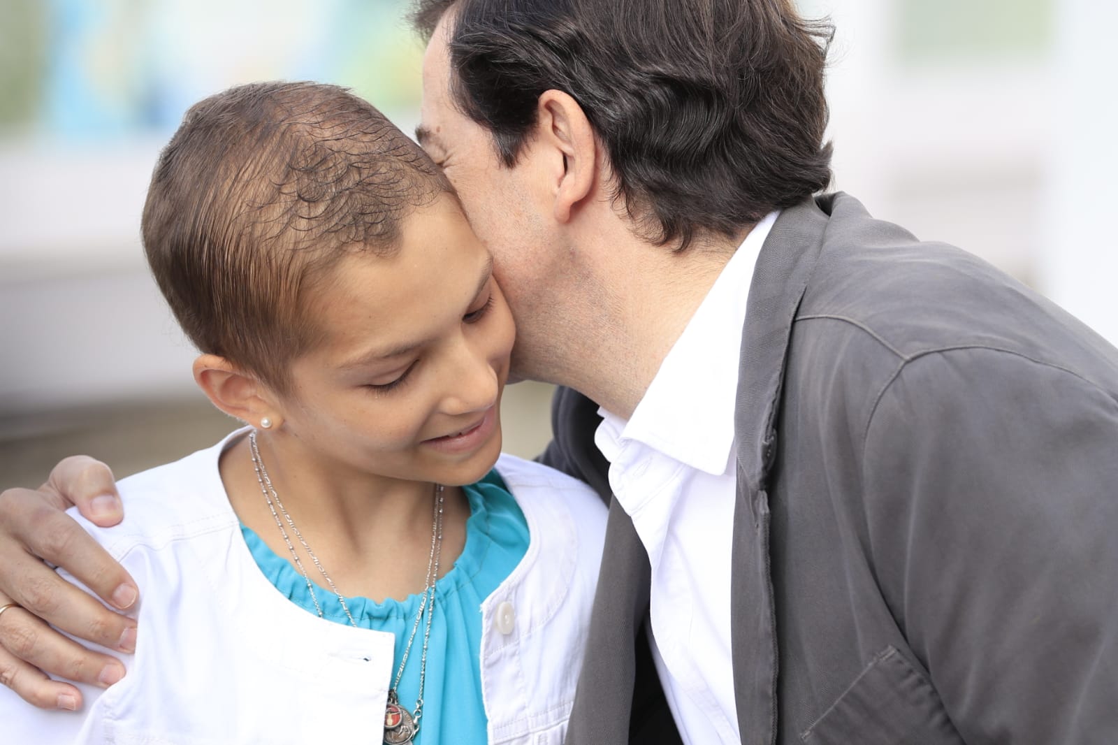 La azotea del hospital de Salamanca se convierte en un parque para niños con cáncer