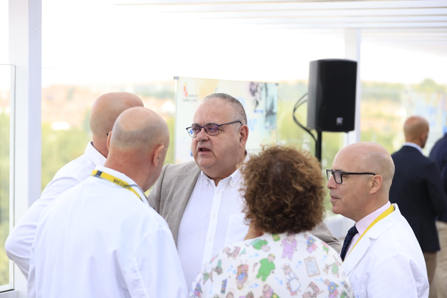 La azotea del hospital de Salamanca se convierte en un parque para niños con cáncer
