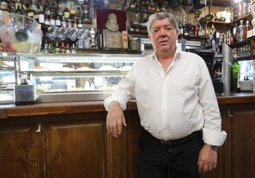 El mesón de Salamanca en plena Plaza Mayor que aguarda en su interior un museo de antigüedades