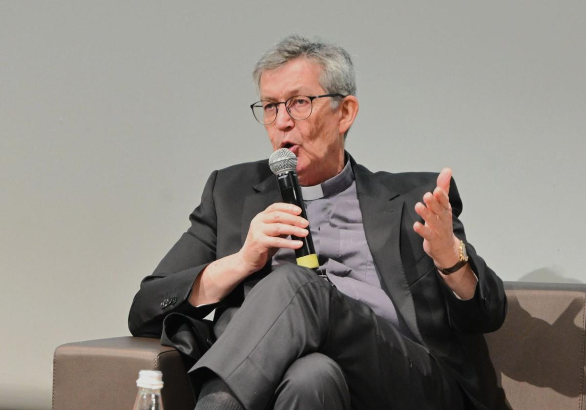 El Rector de la Universidad Pontificia de Salamanca, Santiago García-Jalón de la Lama.