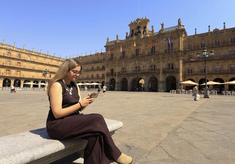 Patricia García, creadora del Baúl de Marketing, en la Plaza Mayor de Salamanca